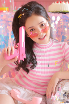 美女自我安慰